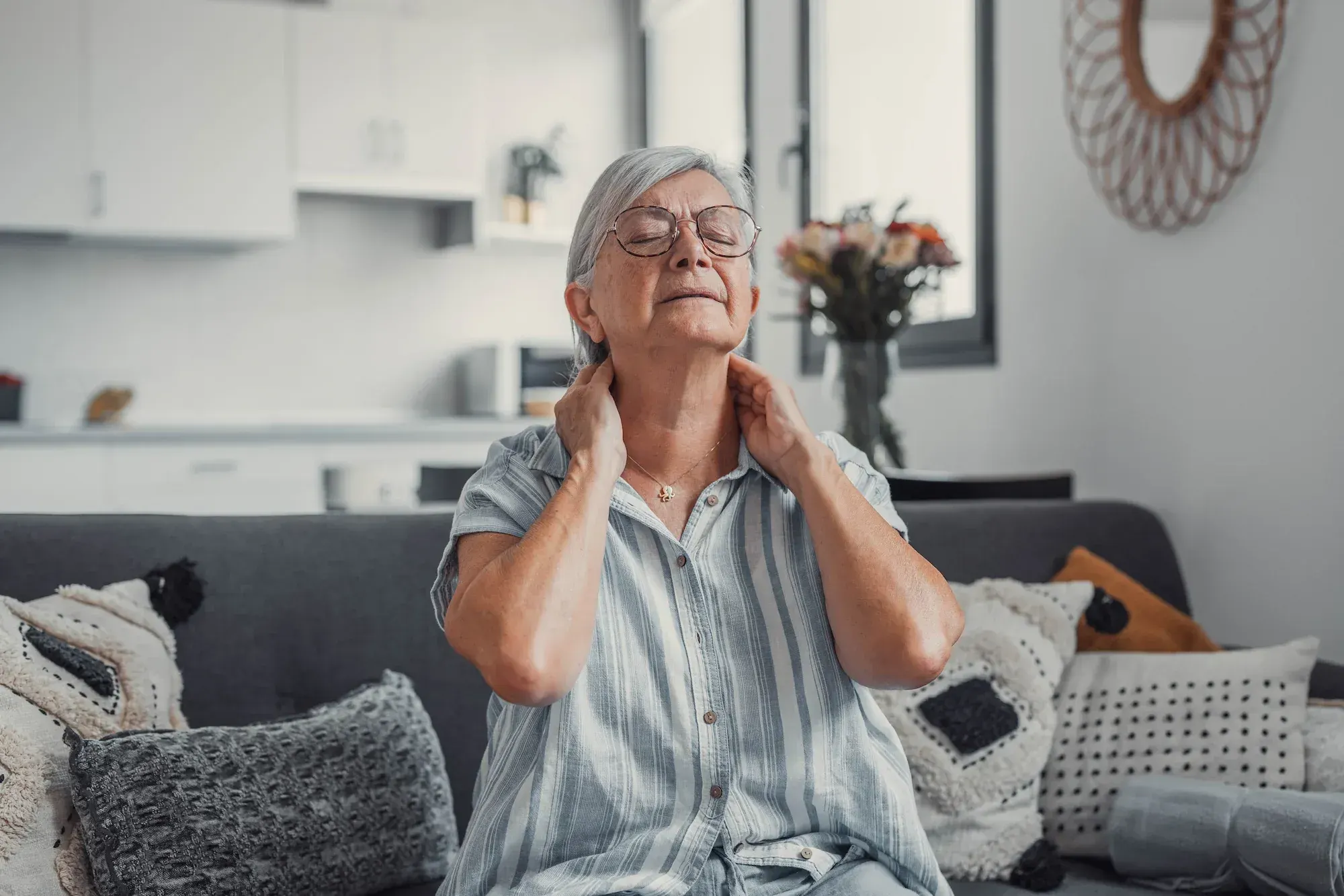 Patient concerned about sciatic nerve pain at Roots Chiropractic and Wellness